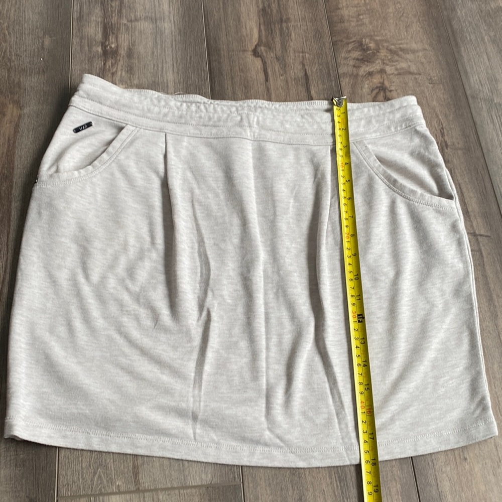 LoLë Skirt size large gray